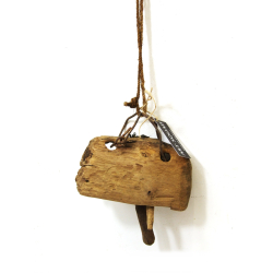 Dzwonek pasterski drewniany Vintage na sznurze 10x17cm